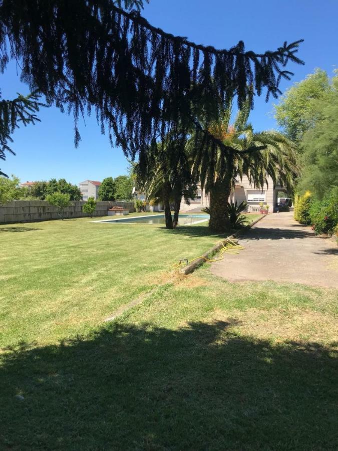 Villa Las Camelias Villanueva De Arosa Bagian luar foto