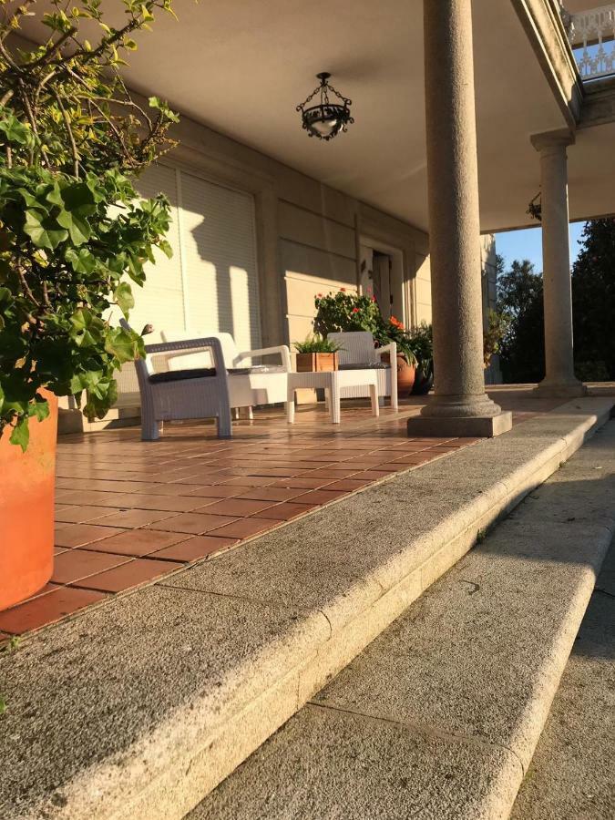 Villa Las Camelias Villanueva De Arosa Bagian luar foto